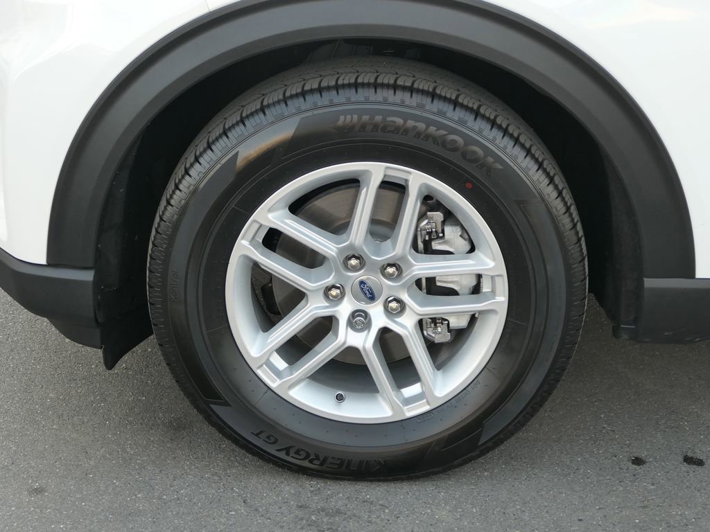 Used 2025 Ford Explorer Active w/ Active Comfort Package image 11