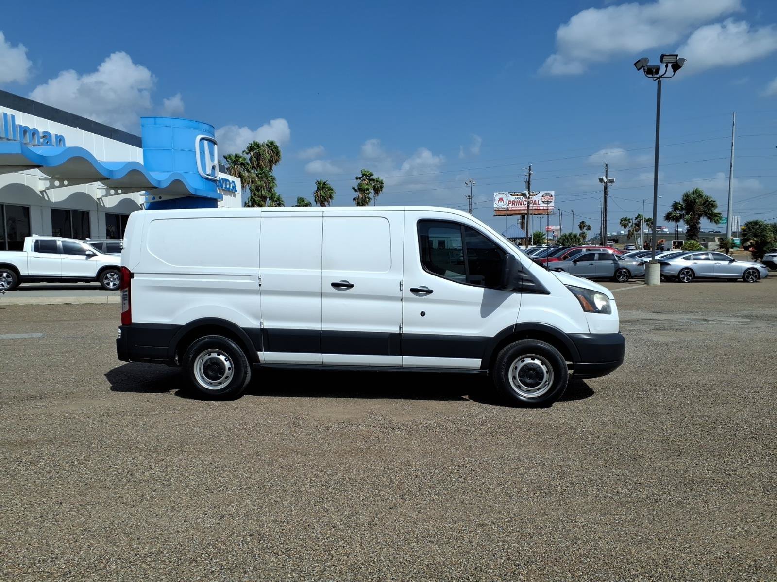 Used 2017 Ford Transit 150 130 Low Roof RWD image 9