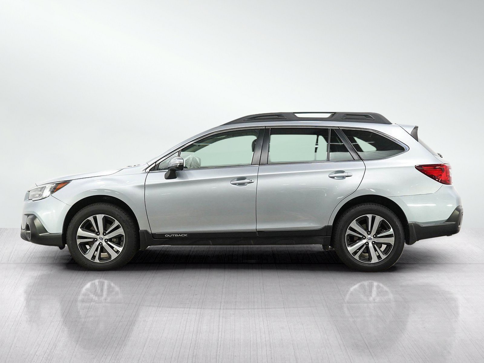 Used 2019 Subaru Outback 2.5i Limited w/ Popular Package #2 AWD/4WD image 2