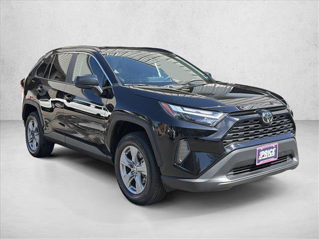 Used 2025 Toyota RAV4 LE AWD/4WD image 3