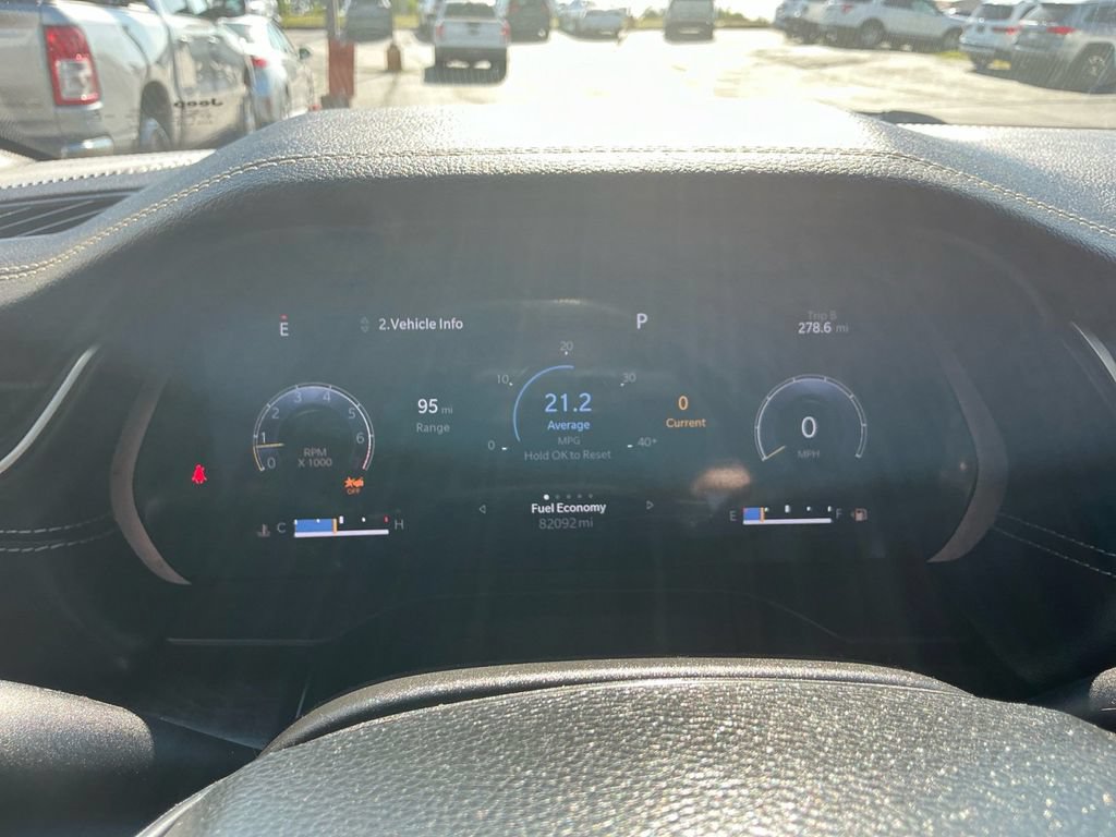 Used 2022 Jeep Grand Cherokee L Limited w/ Luxury Tech Group II RWD image 19