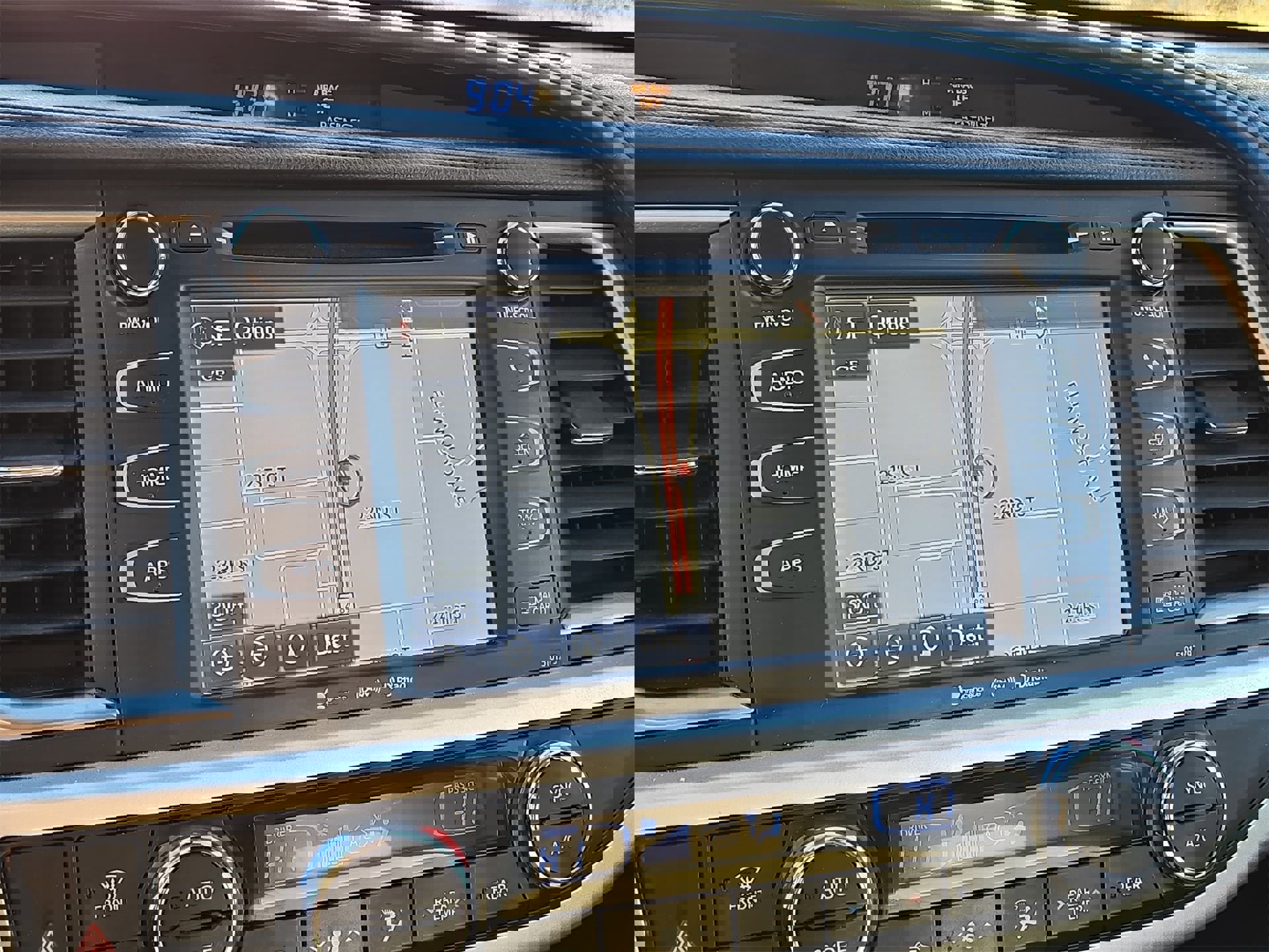 Used 2018 Toyota Highlander XLE image 19