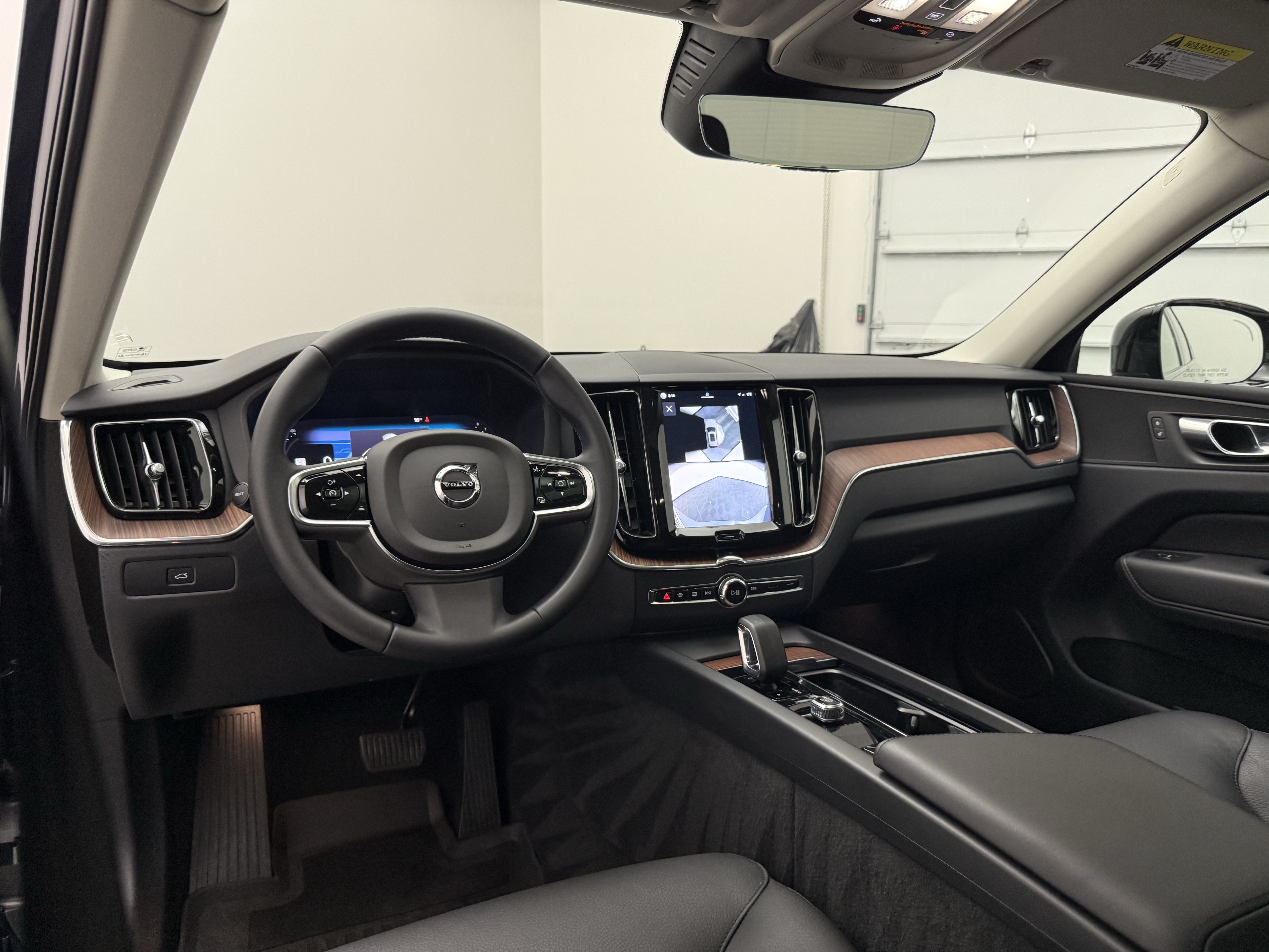 Certified 2024 Volvo XC60 B5 Plus AWD/4WD image 21