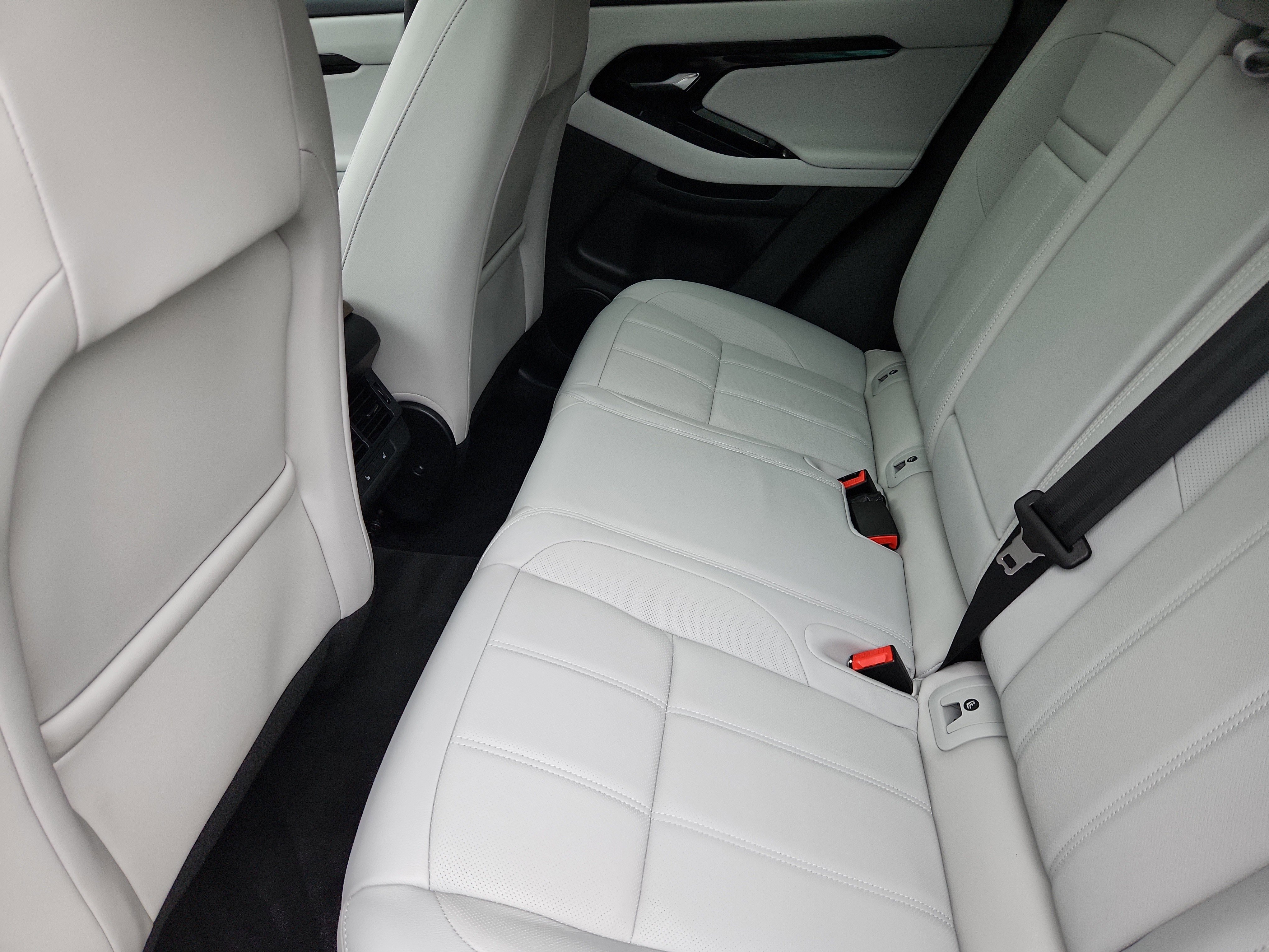 Certified 2026 Land Rover Range Rover Evoque S image 5