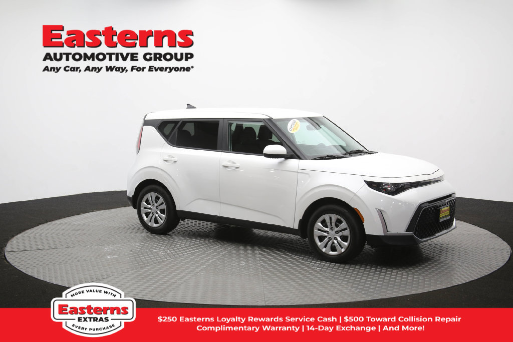Used 2023 Kia Soul LX FWD image 47