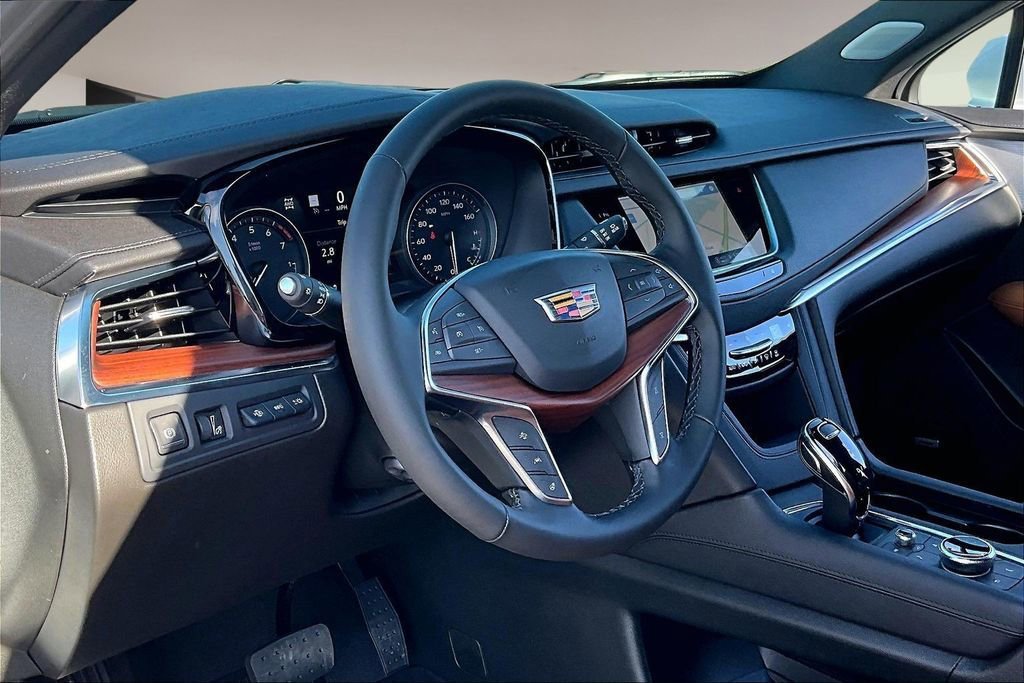 New 2026 Cadillac XT5 Premium Luxury w/ LPO, Floor Liner Package AWD/4WD image 6