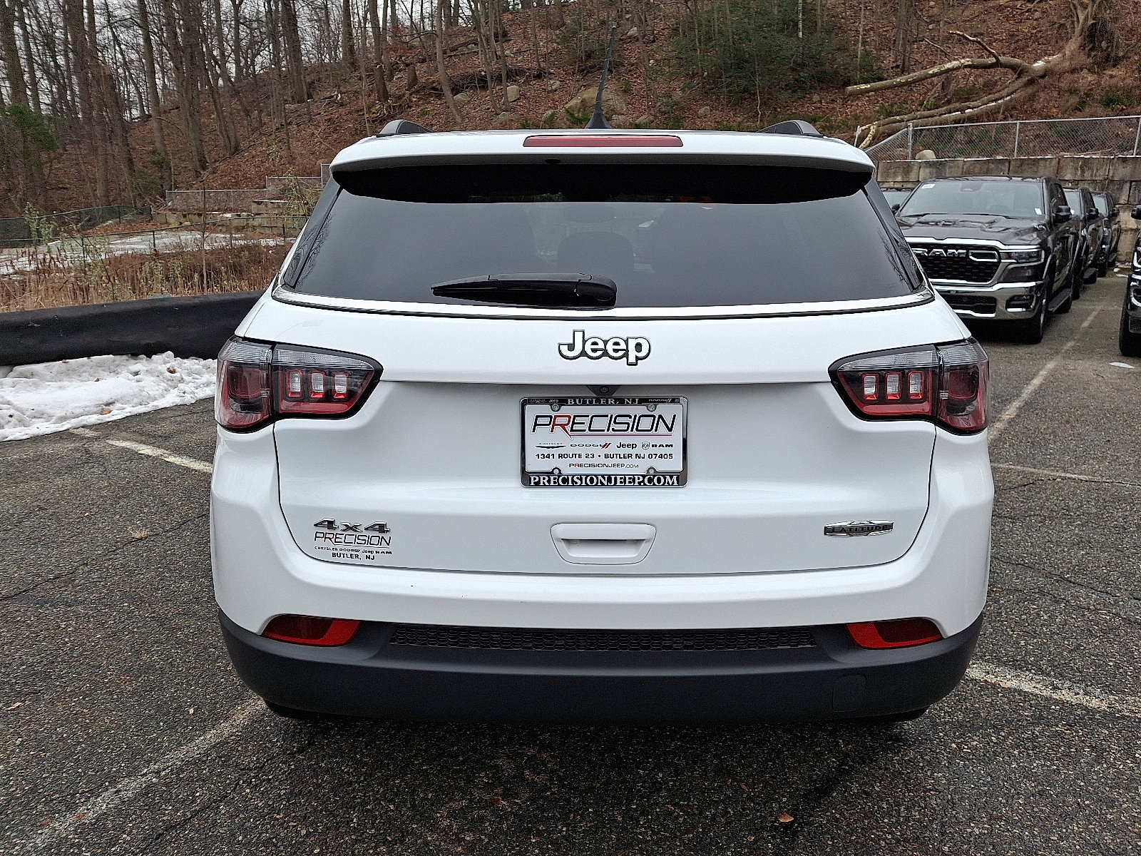 Used 2024 Jeep Compass Latitude image 7