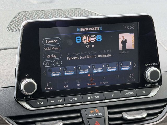 Used 2024 Nissan Altima 2.5 SV FWD image 19