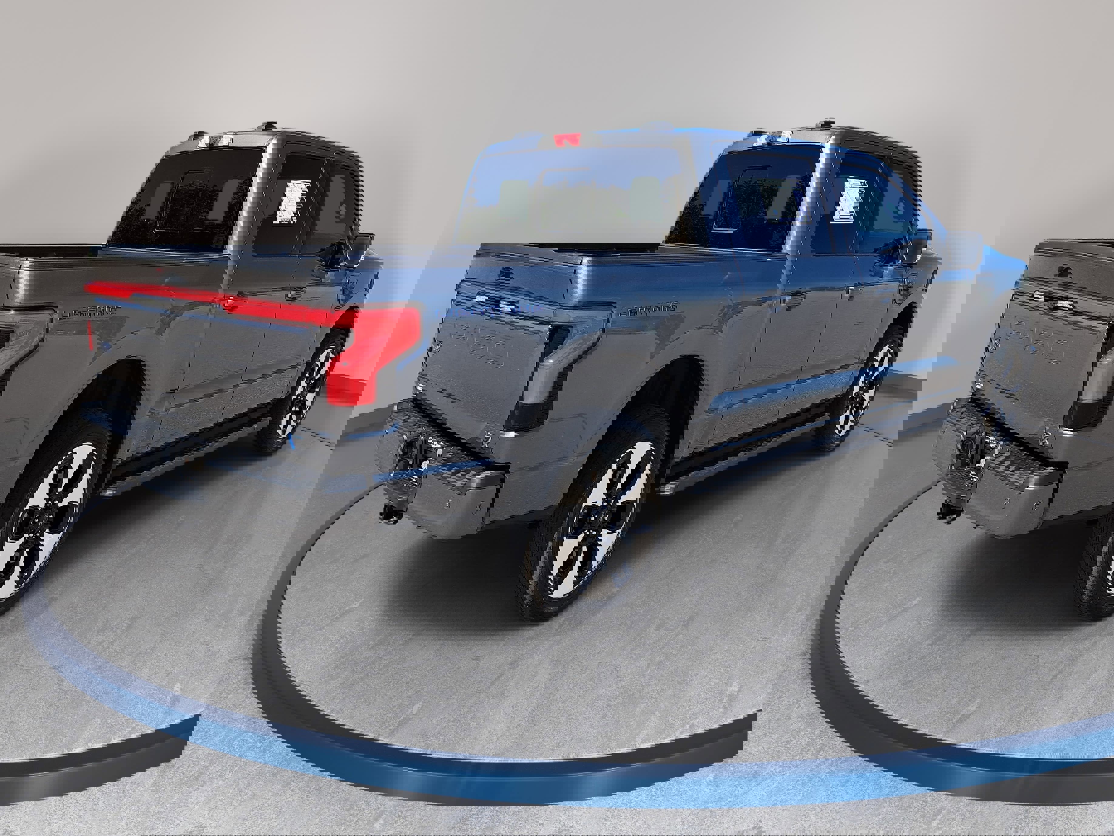 Used 2023 Ford F150 Lightning Platinum AWD/4WD image 6