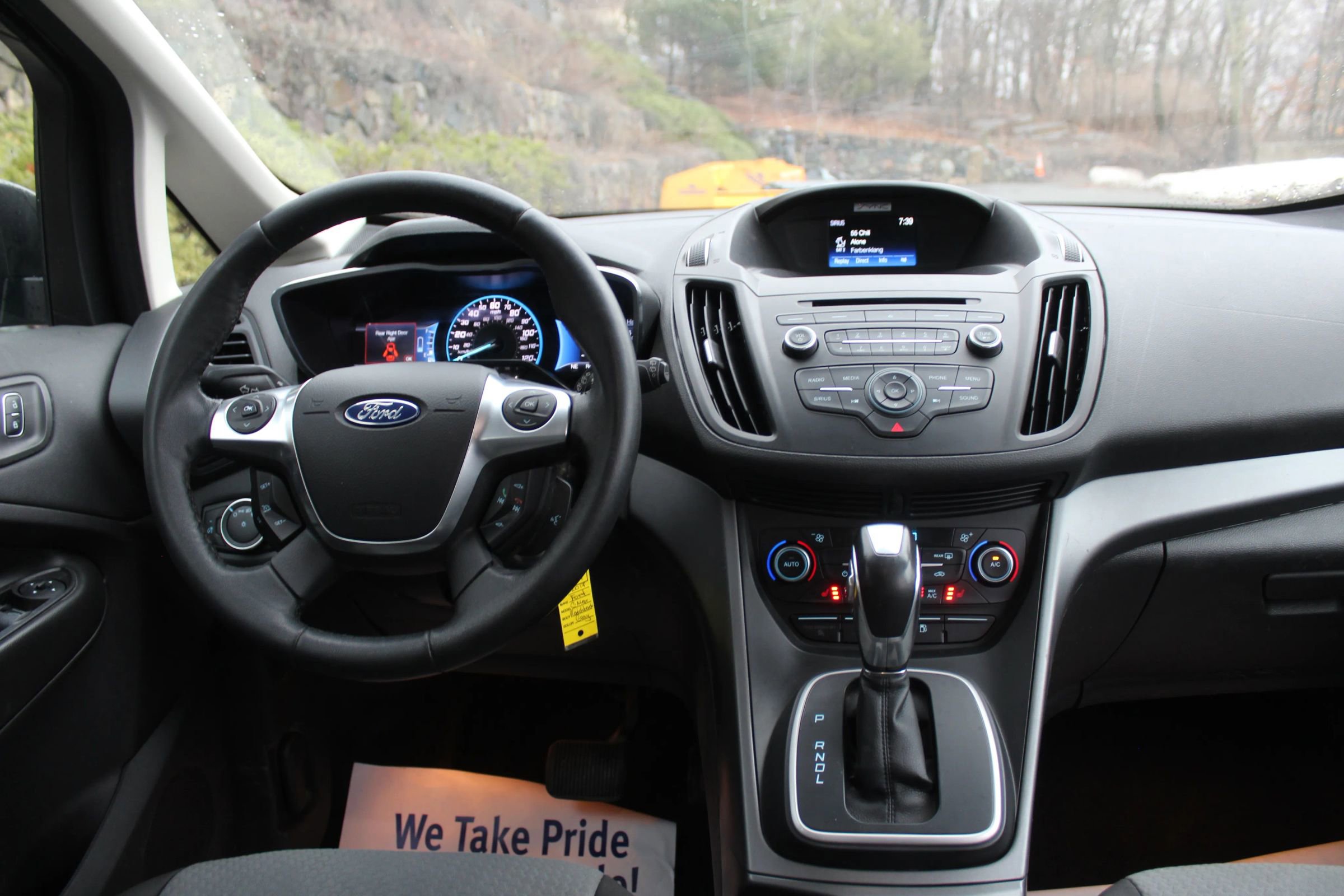 Used 2017 Ford C-MAX Energi SE w/ Cold Weather Package FWD image 19