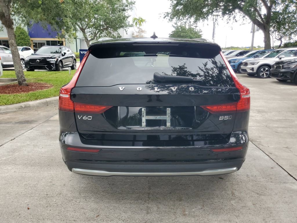 Certified 2025 Volvo V60 B5 Cross Country Plus AWD/4WD image 5