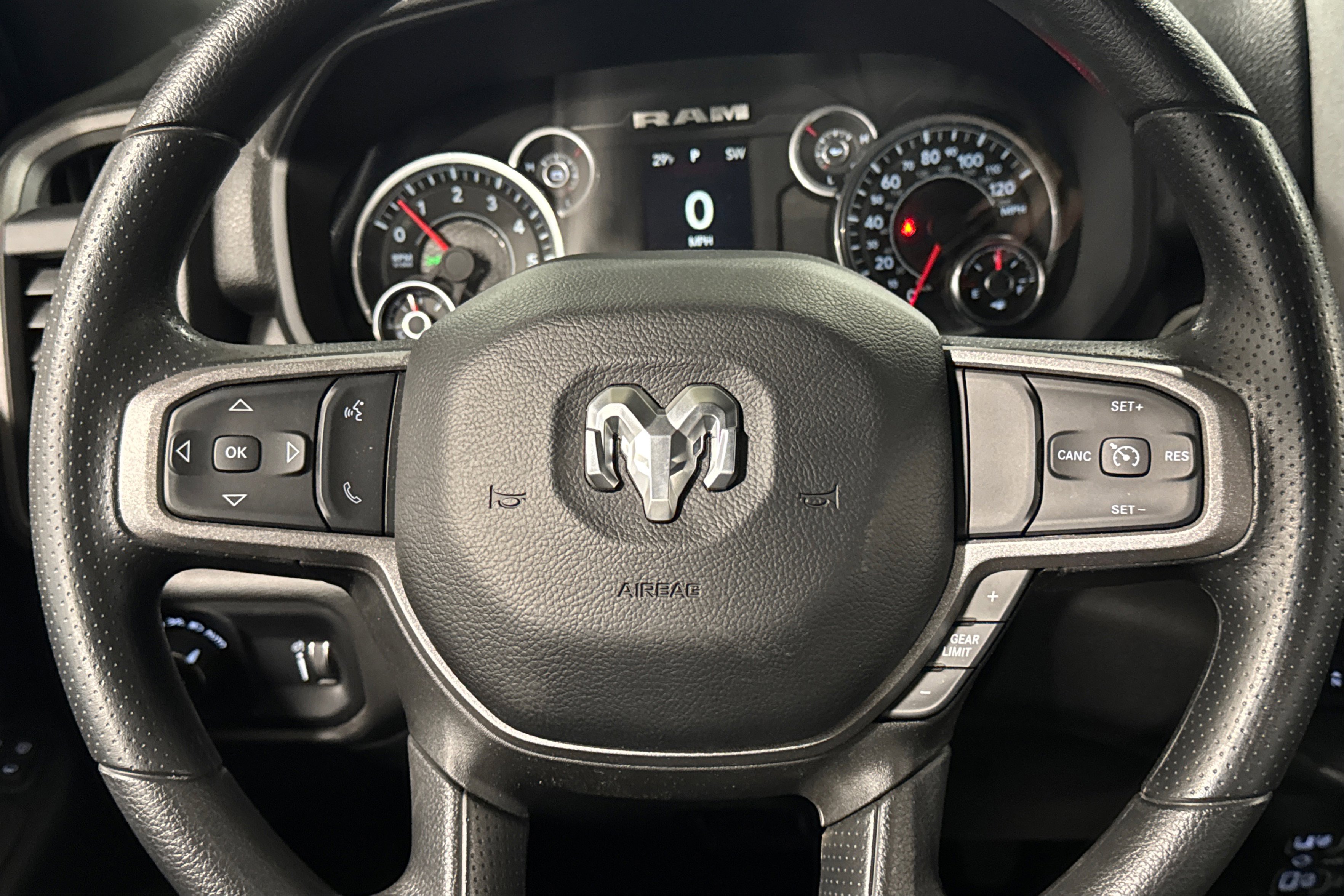 Used 2024 RAM 2500 Tradesman w/ Chrome Appearance Group image 25