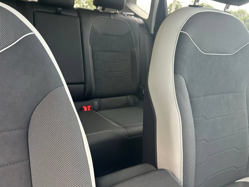 New 2026 Volkswagen Taos SE FWD image 34