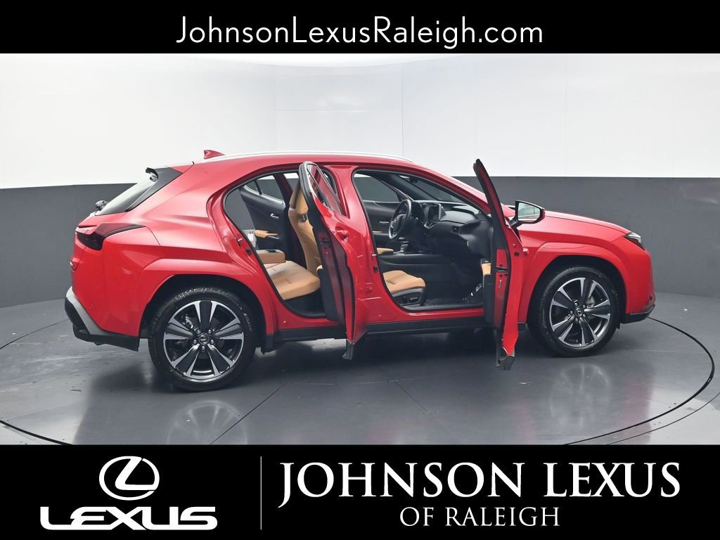 Certified 2025 Lexus UX 300h FWD w/ Accessory Package (Z1) image 32