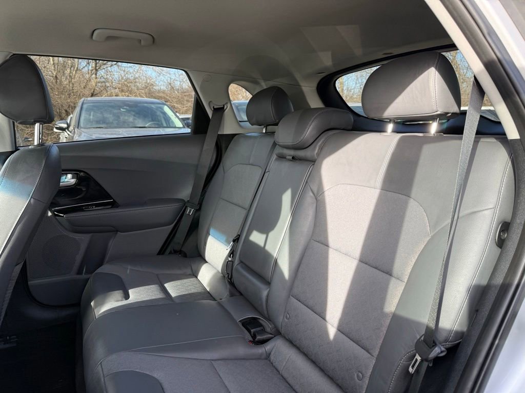 Used 2018 Kia Niro EX image 12