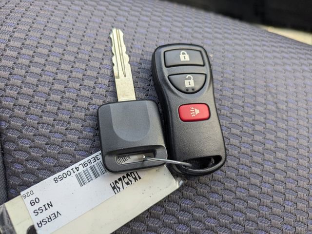 Used 2009 Nissan Versa Hatchback FWD image 29