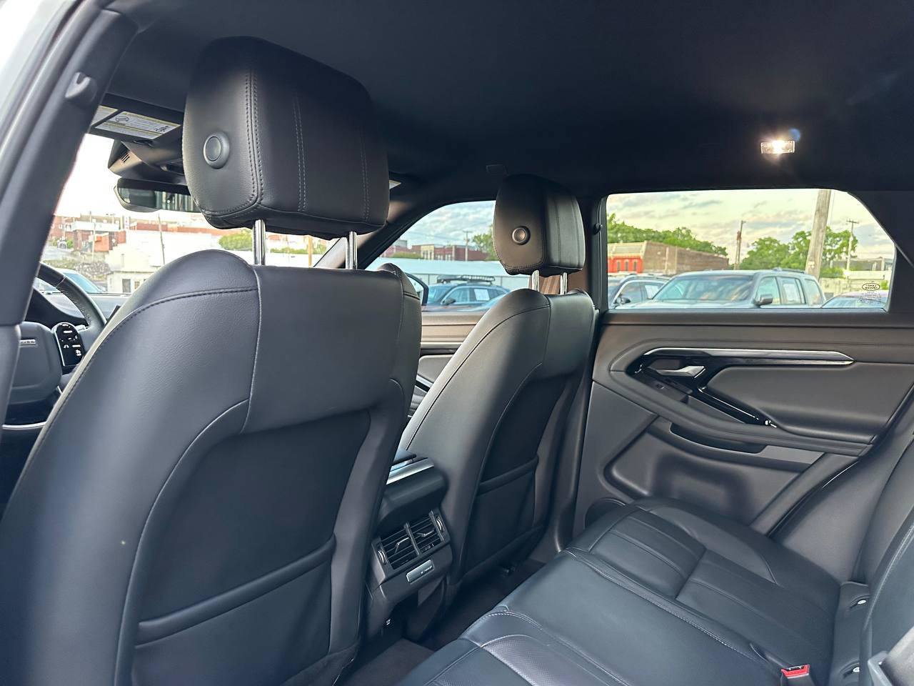 Used 2020 Land Rover Range Rover Evoque SE AWD/4WD image 22
