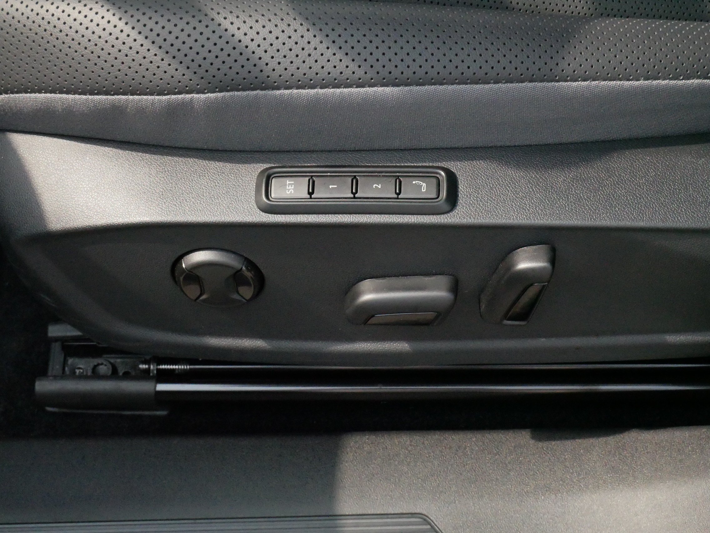 Certified 2025 Volkswagen ID.4 Pro S Plus AWD/4WD image 20