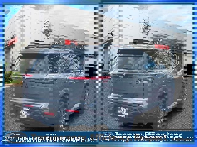 Certified 2024 Nissan Pathfinder SV w/ Black Appearance Package image 6