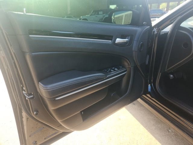 Used 2023 Chrysler 300 S RWD image 13