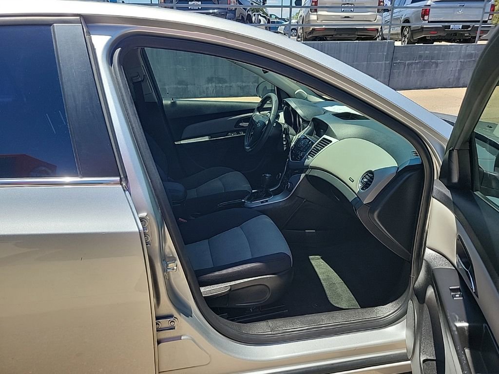 Used 2012 Chevrolet Cruze LS FWD image 16