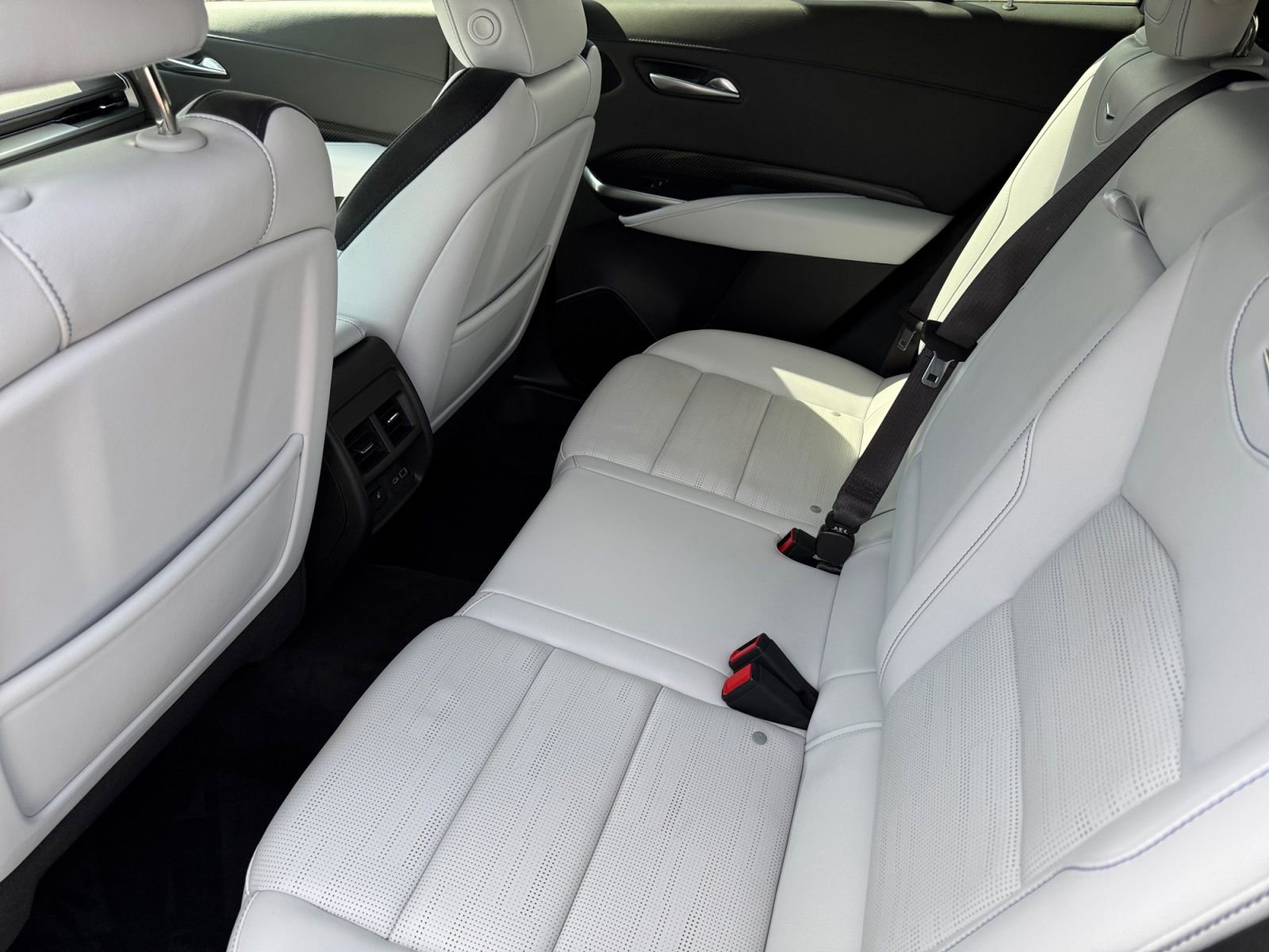 Used 2024 Cadillac XT4 Sport AWD/4WD image 18