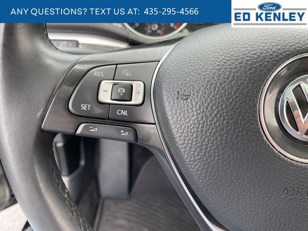 Used 2018 Volkswagen Passat 2.0T SEL Premium image 16