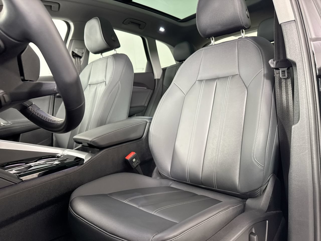 Used 2025 Audi Q5 Premium Plus w/ Premium Plus AWD/4WD image 26