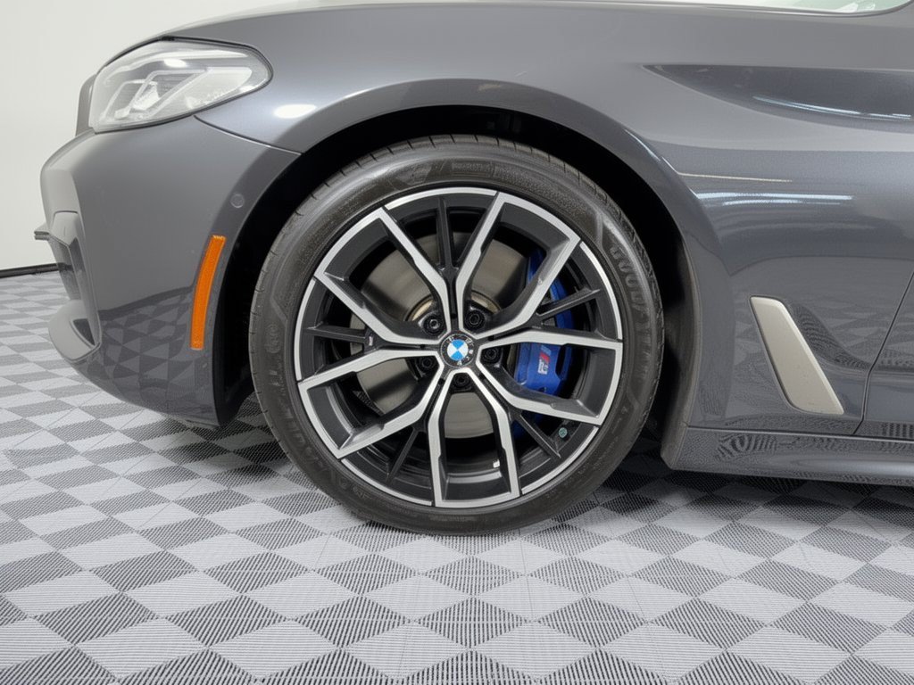 Used 2021 BMW M550i xDrive w/ Executive Package AWD/4WD image 13