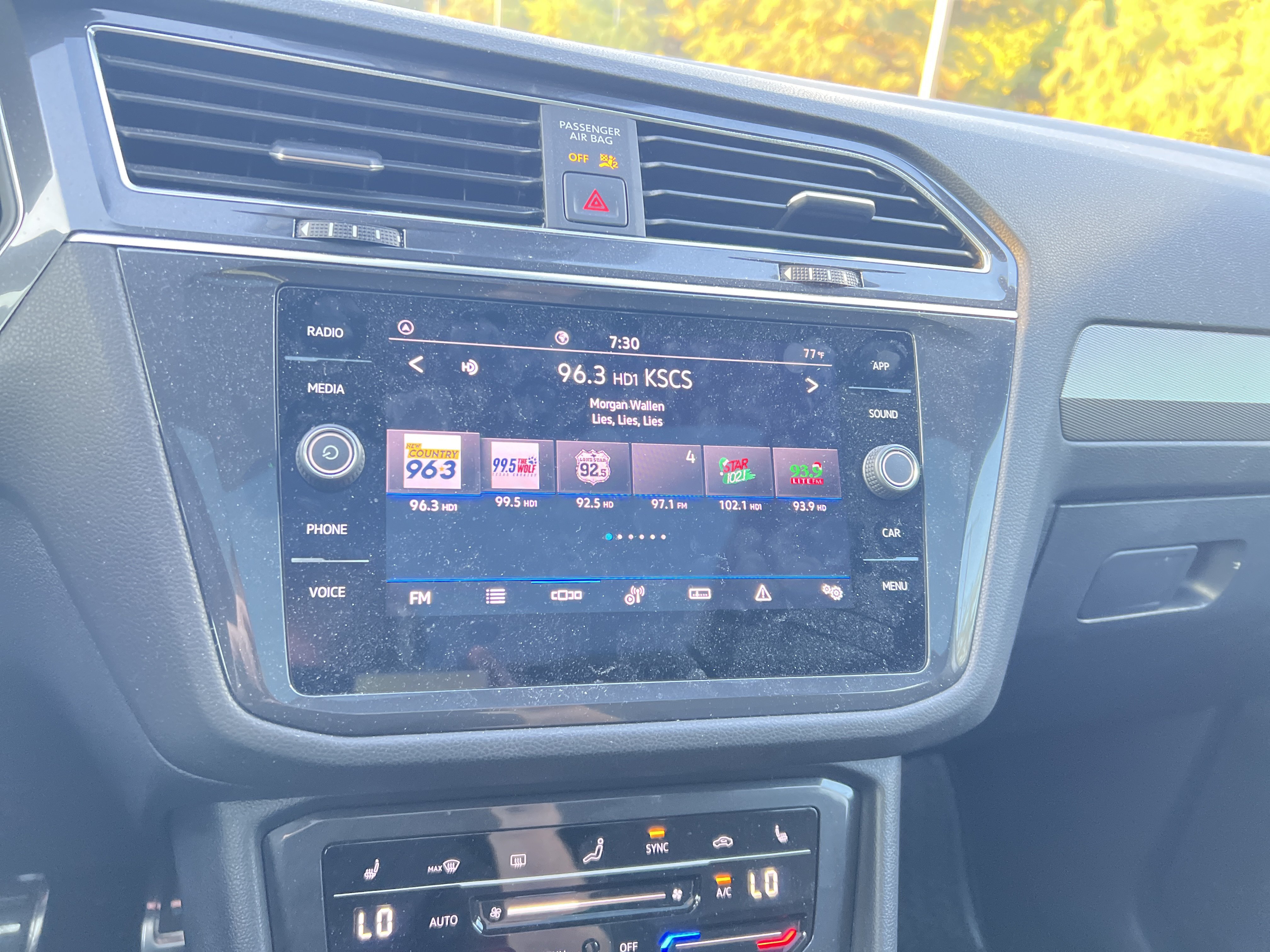 Used 2023 Volkswagen Tiguan SE R-Line FWD image 16
