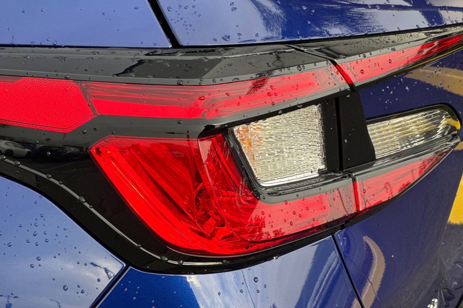 Used 2025 Subaru Crosstrek 2.0i Premium image 30