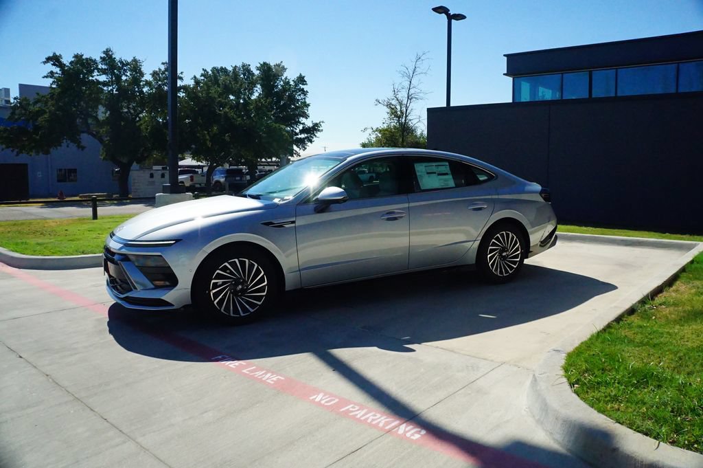 New 2026 Hyundai Sonata Limited FWD image 4