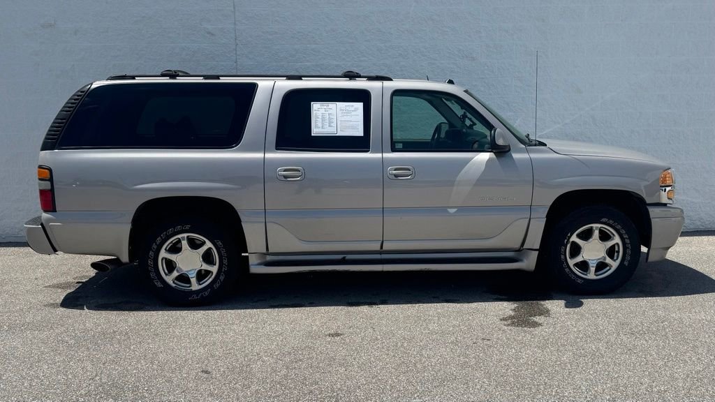 Used 2004 GMC Yukon XL Denali AWD/4WD image 2