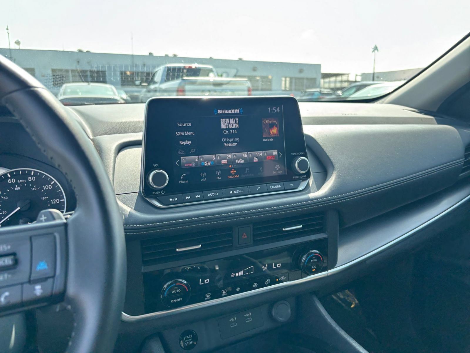 Used 2025 Nissan Rogue SV FWD image 16