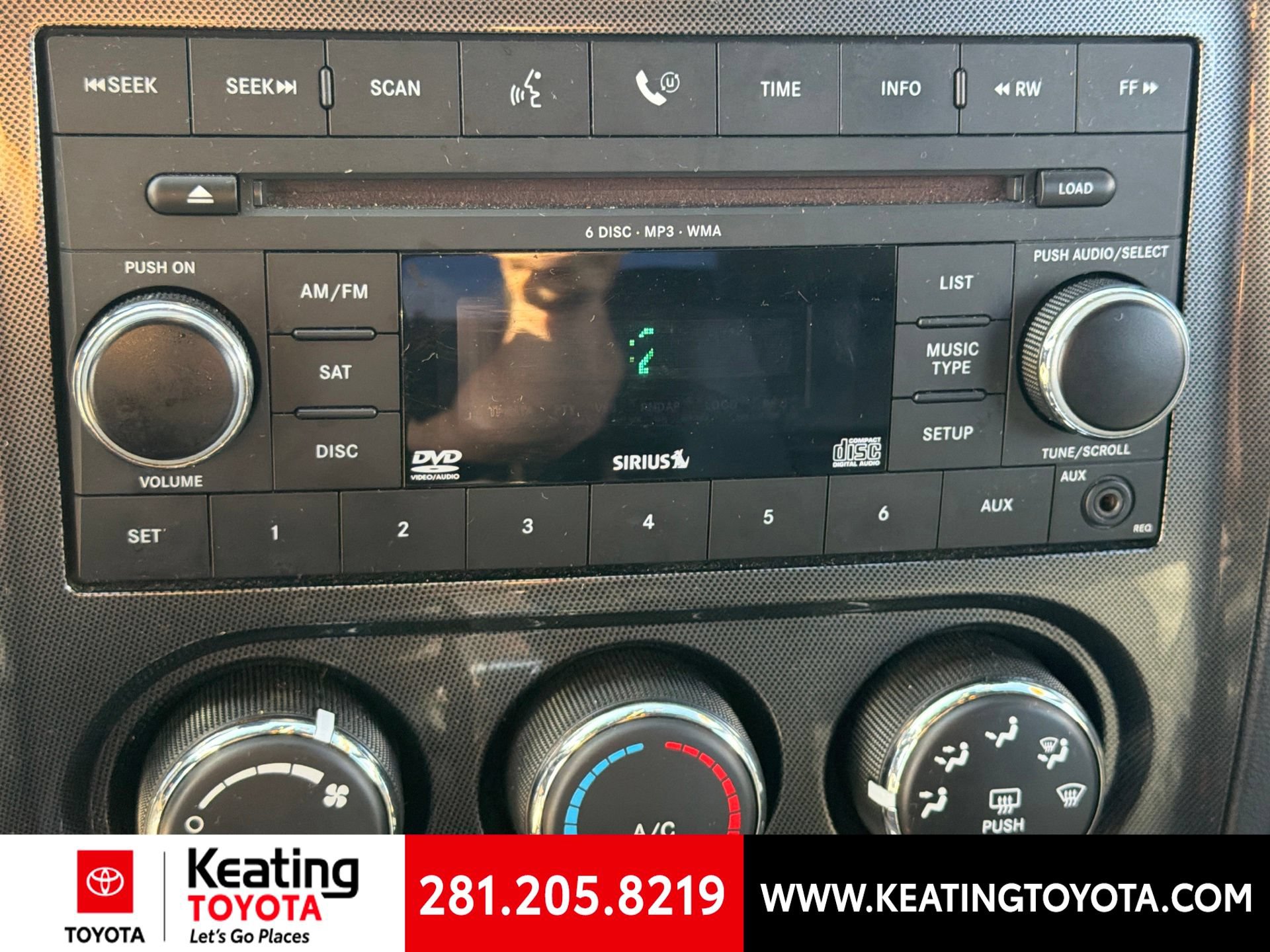 Used 2009 Dodge Challenger R/T RWD image 15