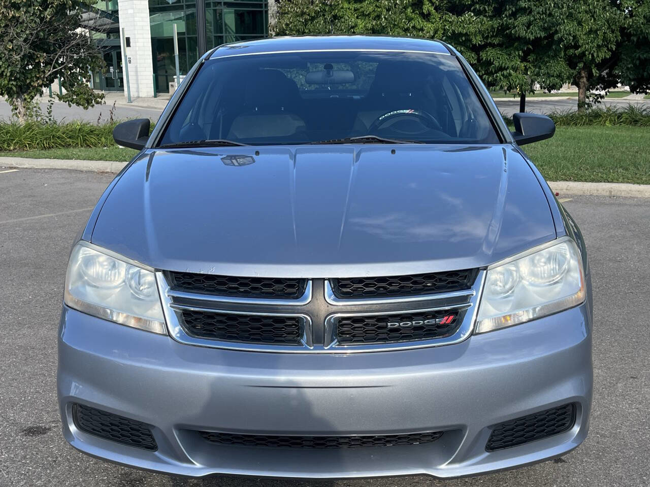 Used 2013 Dodge Avenger SE image 3