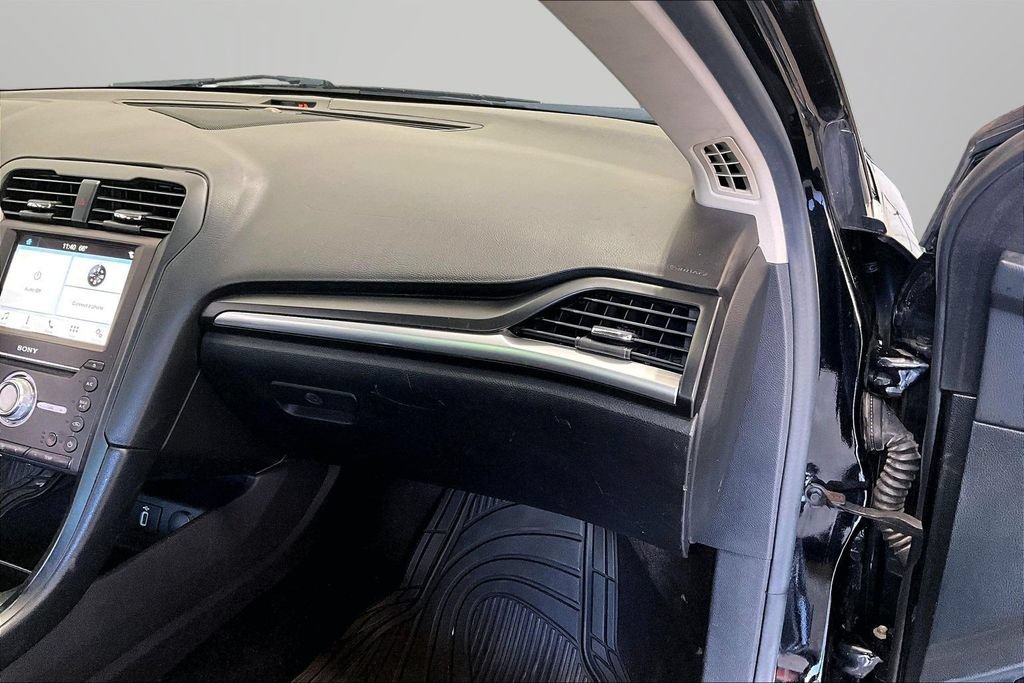 Used 2017 Ford Fusion Titanium FWD image 26