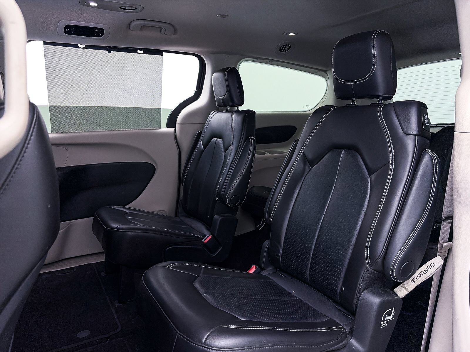 Used 2023 Chrysler Pacifica Touring-L AWD/4WD image 35