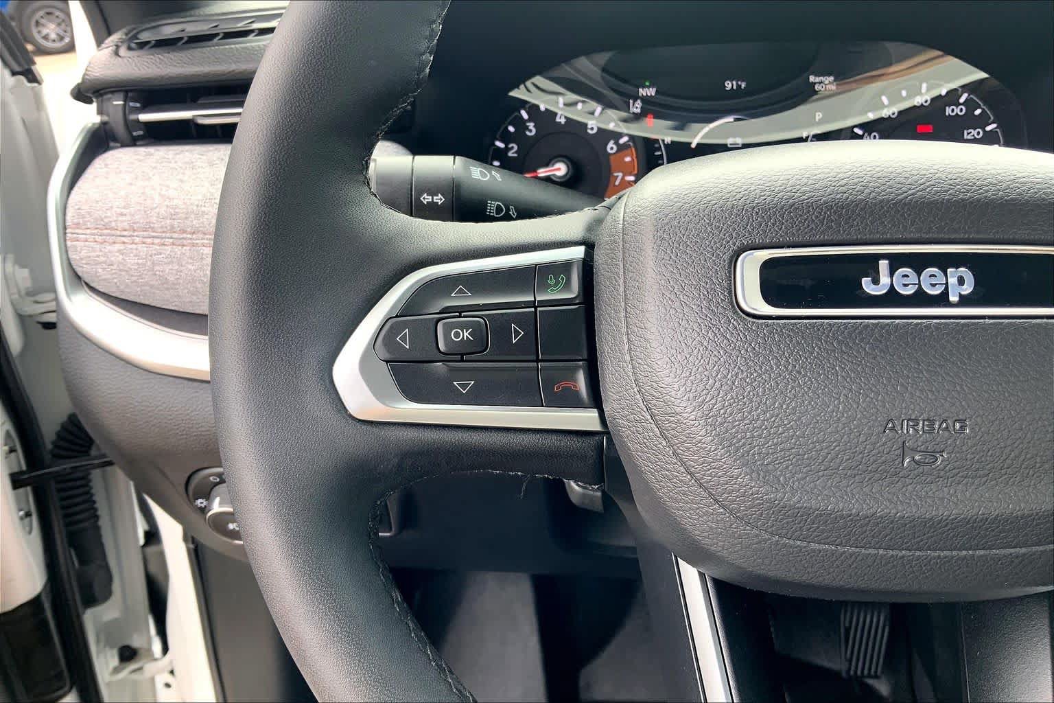 Used 2024 Jeep Compass Latitude AWD/4WD image 24