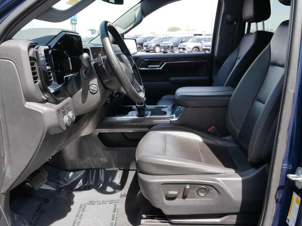Used 2023 Chevrolet Silverado 1500 LTZ AWD/4WD image 13