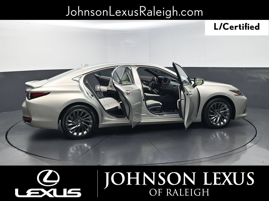 Used 2025 Lexus ES 300h w/ Technology Package FWD image 33