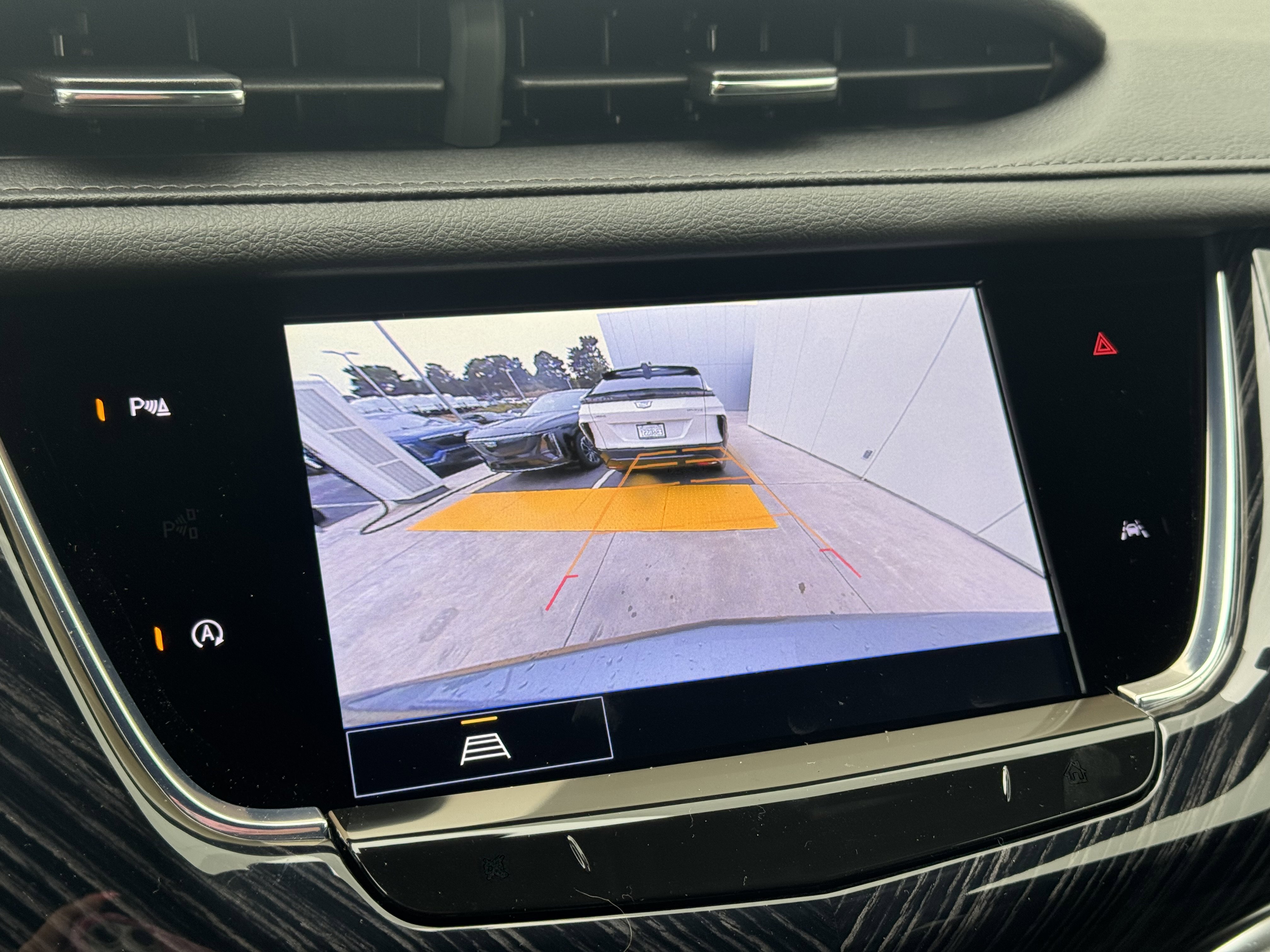 New 2025 Cadillac XT6 Premium Luxury image 24