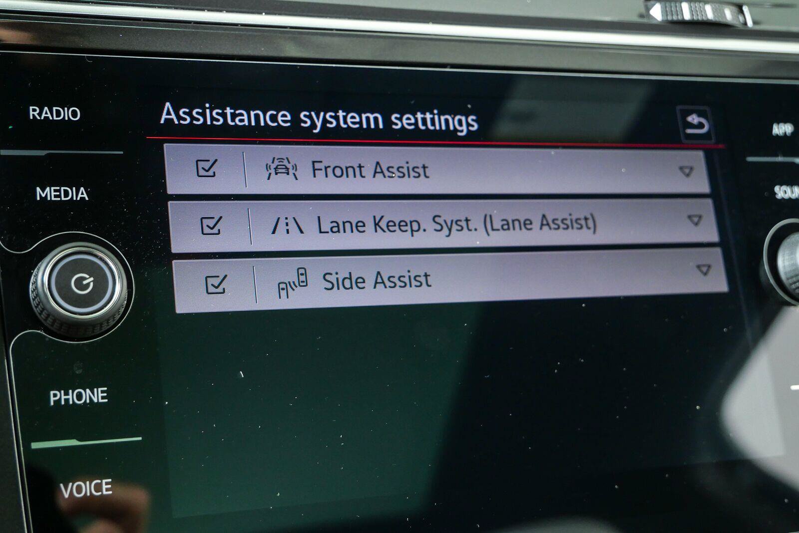 Certified 2024 Volkswagen Tiguan SE R-Line AWD/4WD image 16