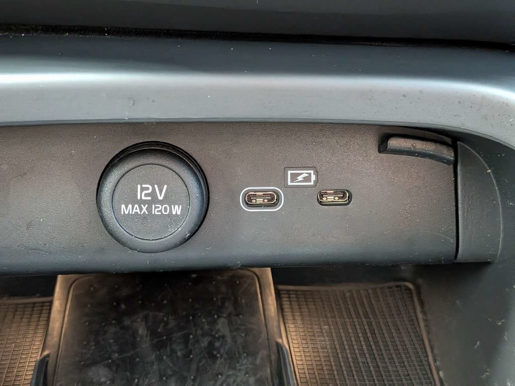 Certified 2023 Volvo XC40 Recharge Plus AWD/4WD image 31