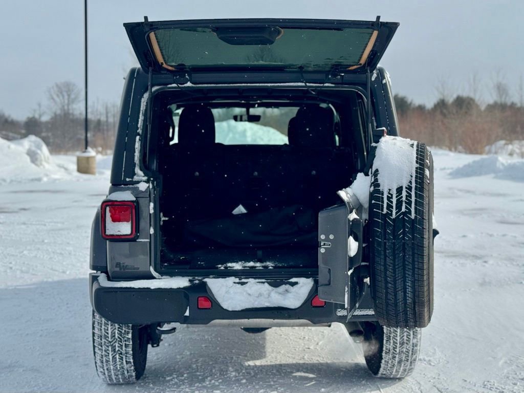 Used 2021 Jeep Wrangler Unlimited Sahara w/ Uconnect 4C Nav & Sound Group image 6