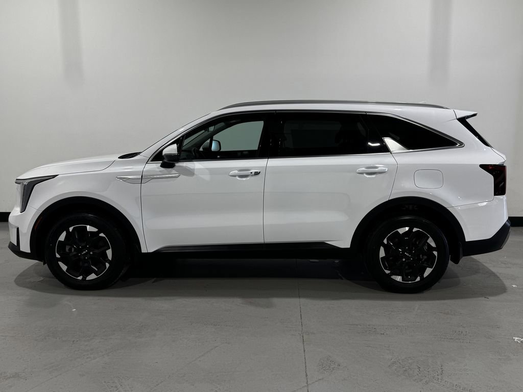 Used 2025 Kia Sorento S FWD image 14