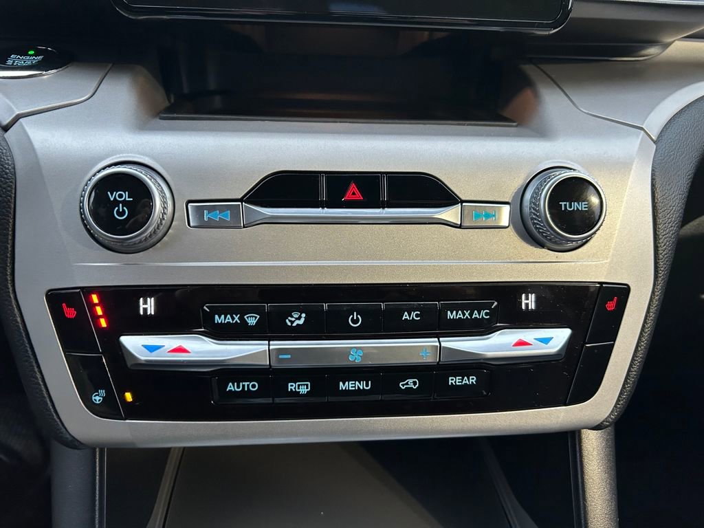 Used 2020 Ford Explorer XLT w/ Equipment Group 202A image 14