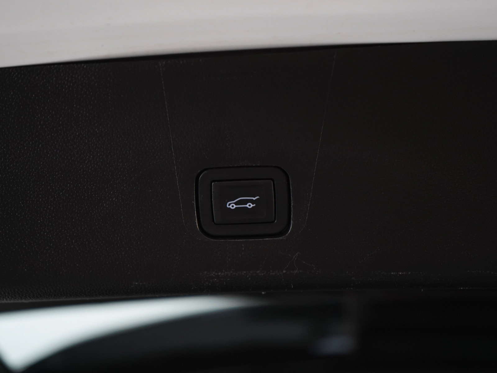 Used 2019 Chevrolet Traverse Premier w/ Redline Edition AWD/4WD image 18