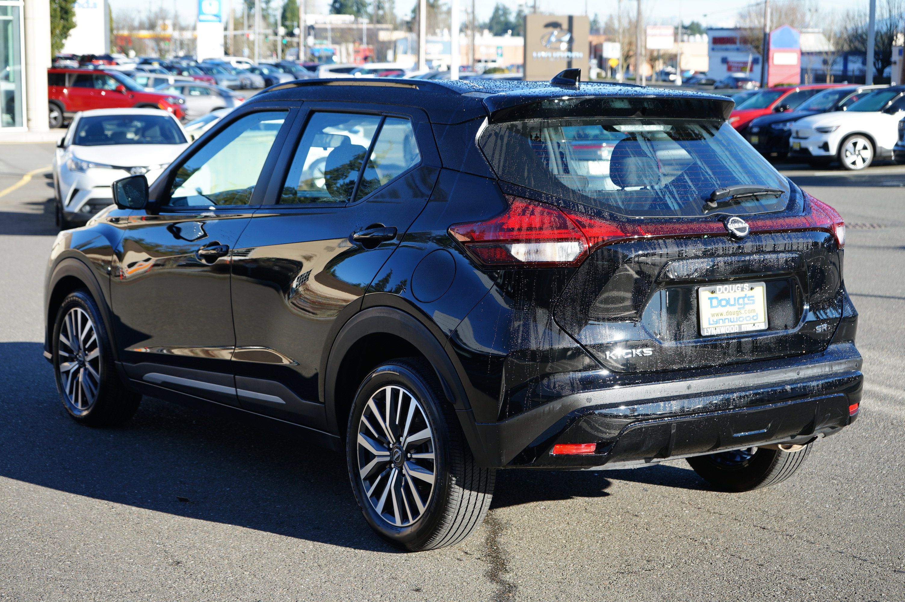 Used 2024 Nissan Kicks SR image 5