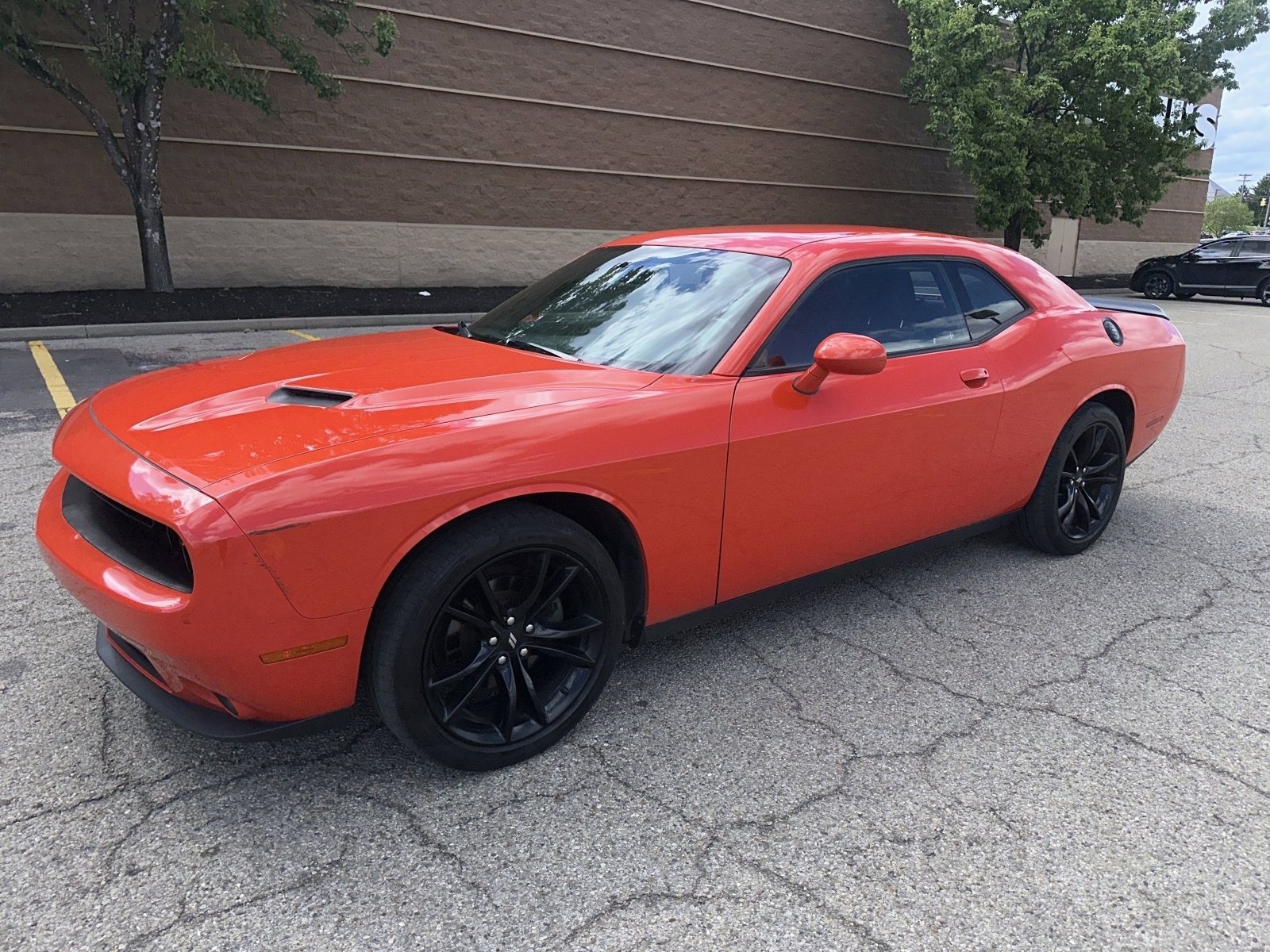 Used 2018 Dodge Challenger SXT w/ Blacktop Package RWD image 9